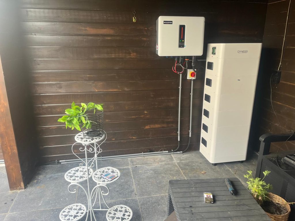 Dyness batterij met omvormer